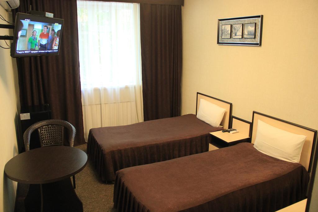 Izum Hotel Oš Esterno foto