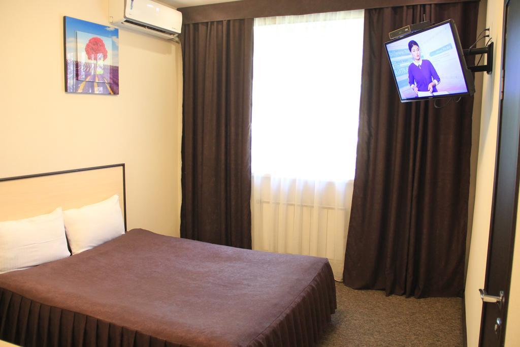 Izum Hotel Oš Esterno foto