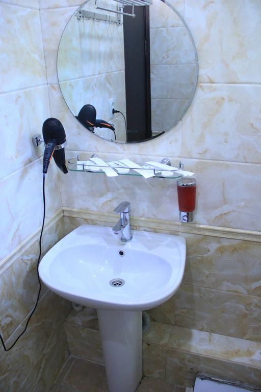 Izum Hotel Oš Esterno foto